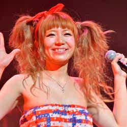 「Campus Summit 2013」でライブパフォーマンスを行ったあいにゃん