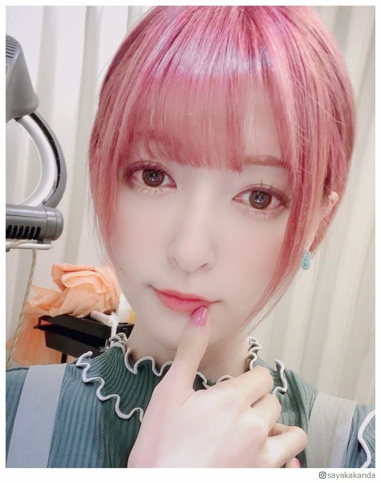 神田沙也加、ピンクショートヘアに大胆イメチェン「一花姉さんが好きすぎて」