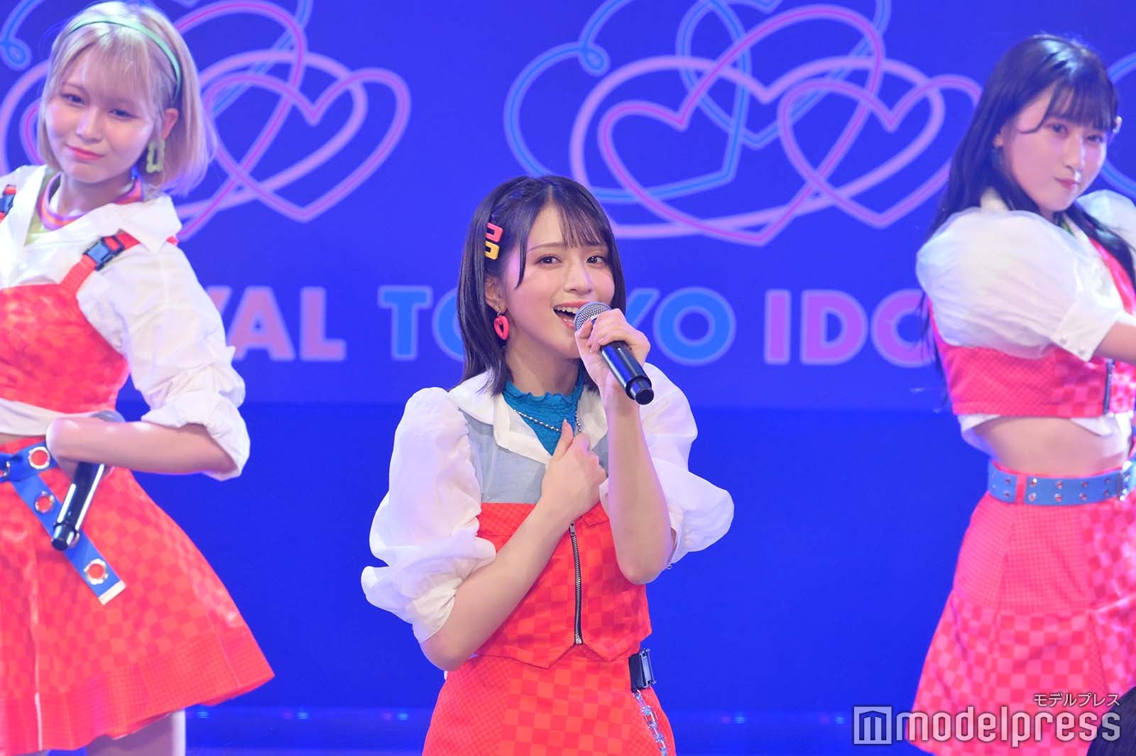 =LOVE （C）モデルプレス