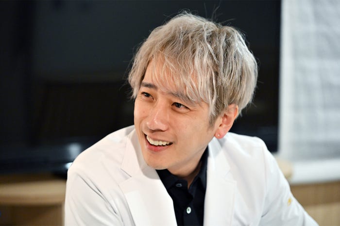 二宮和也「ブラックペアン シーズン2」第3話より(C)TBS