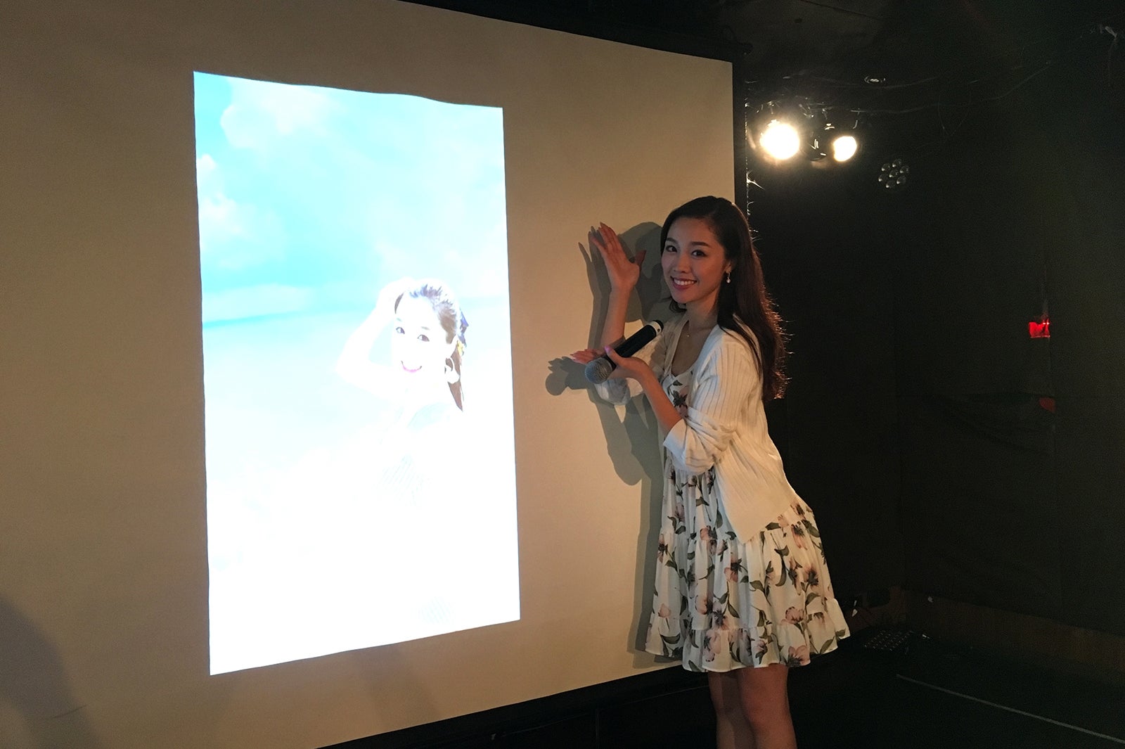 石田安奈「1人だからおもいっきりしゃべり倒す！真夏の石田安奈トークショーin伏見～重大発表あるかもね～」より（画像提供：所属事務所）