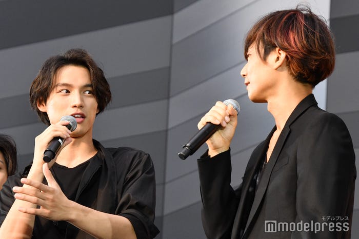 福士蒼汰、川上洋平 (C)モデルプレス