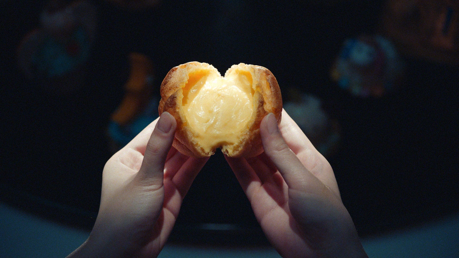 人気のシュークリームに注目　今すぐ食べたくなる動画が解禁