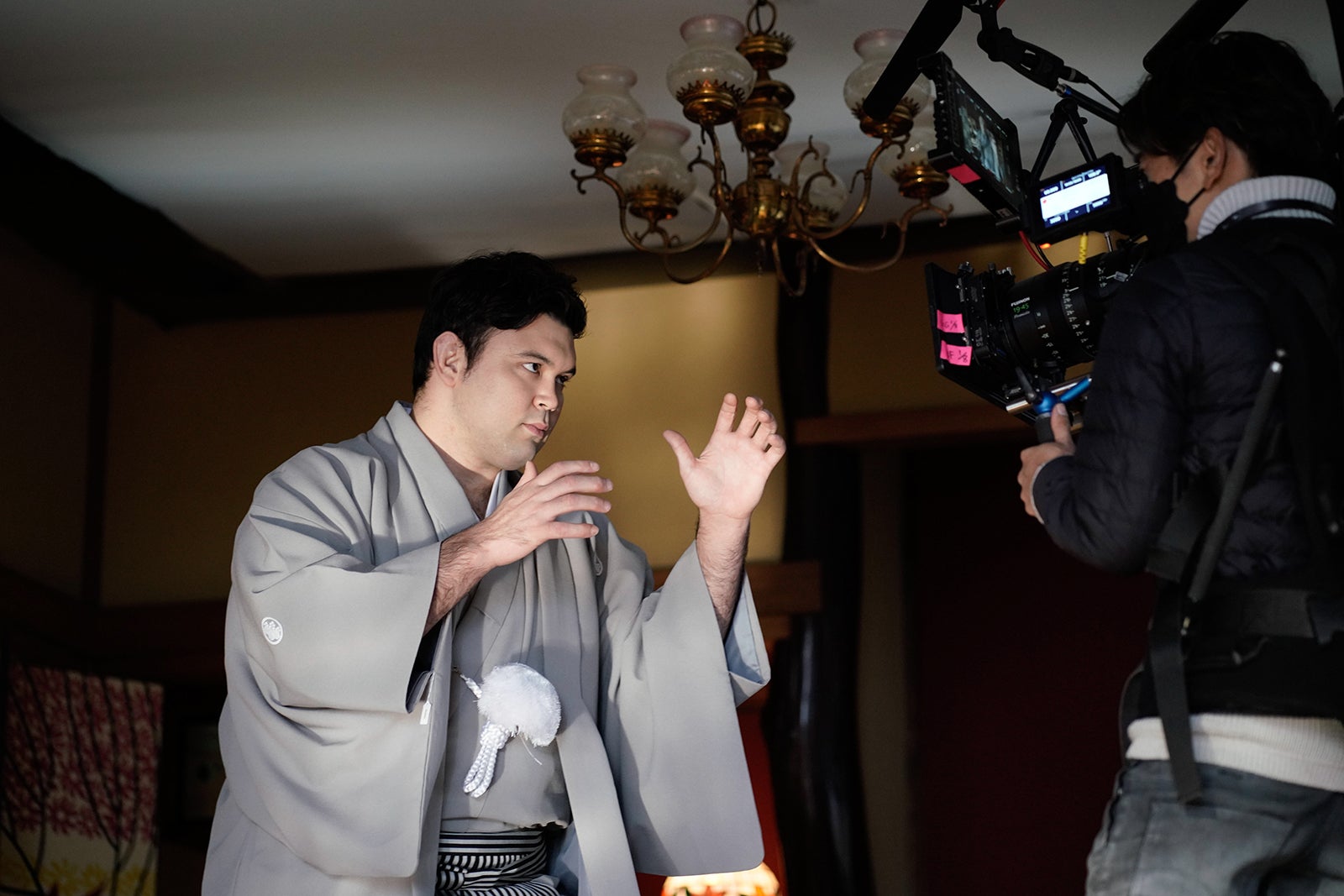 ウルフ・アロン／「お正月を写そう 2022 チェキ・エモい写真」篇メイキングより（提供写真）