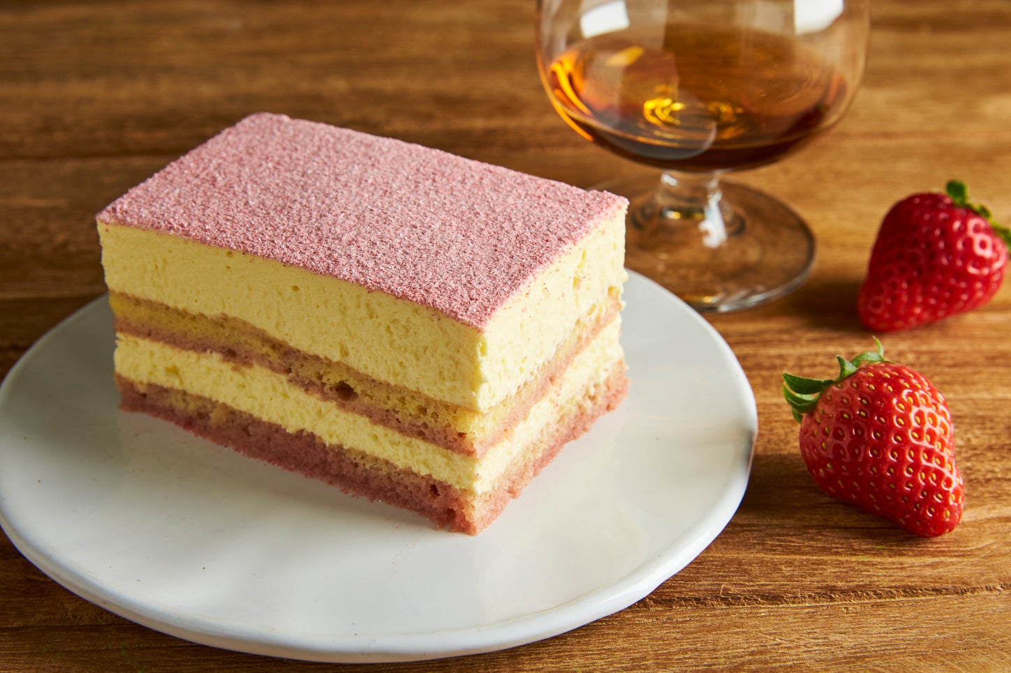 ティラミス アリビアーモ ストロベリー／画像提供：スターバックス コーヒー ジャパン　