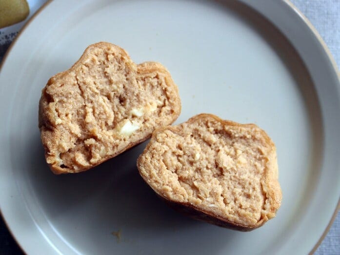 バターの塊のような白い素材もところどころに見られました