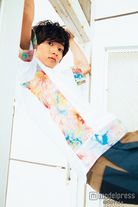 画像1 7 山崎賢人の 密着 1年間に反響 ファン00人集結 急きょ重版発表も モデルプレス