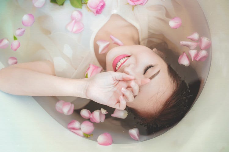 男心をくすぐる女性の特徴5つ なんだ 意外と簡単かも モデルプレス 男心をくすぐる女性の特徴5つ なんだ 意外と簡単かも モデルプレス