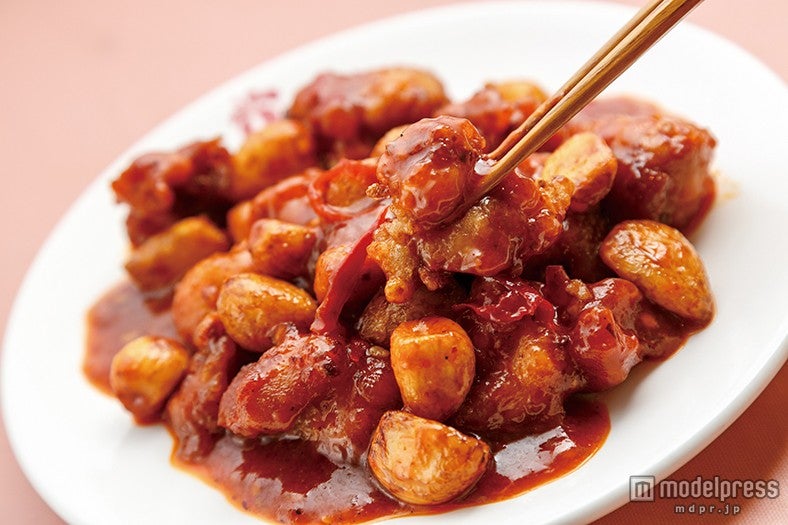 福盛楼「鶏肉と丸ニンニク山椒唐辛子炒め」／画像提供：ガーリックパラダイス実行委員会