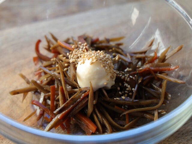 材料Aを和えておく。