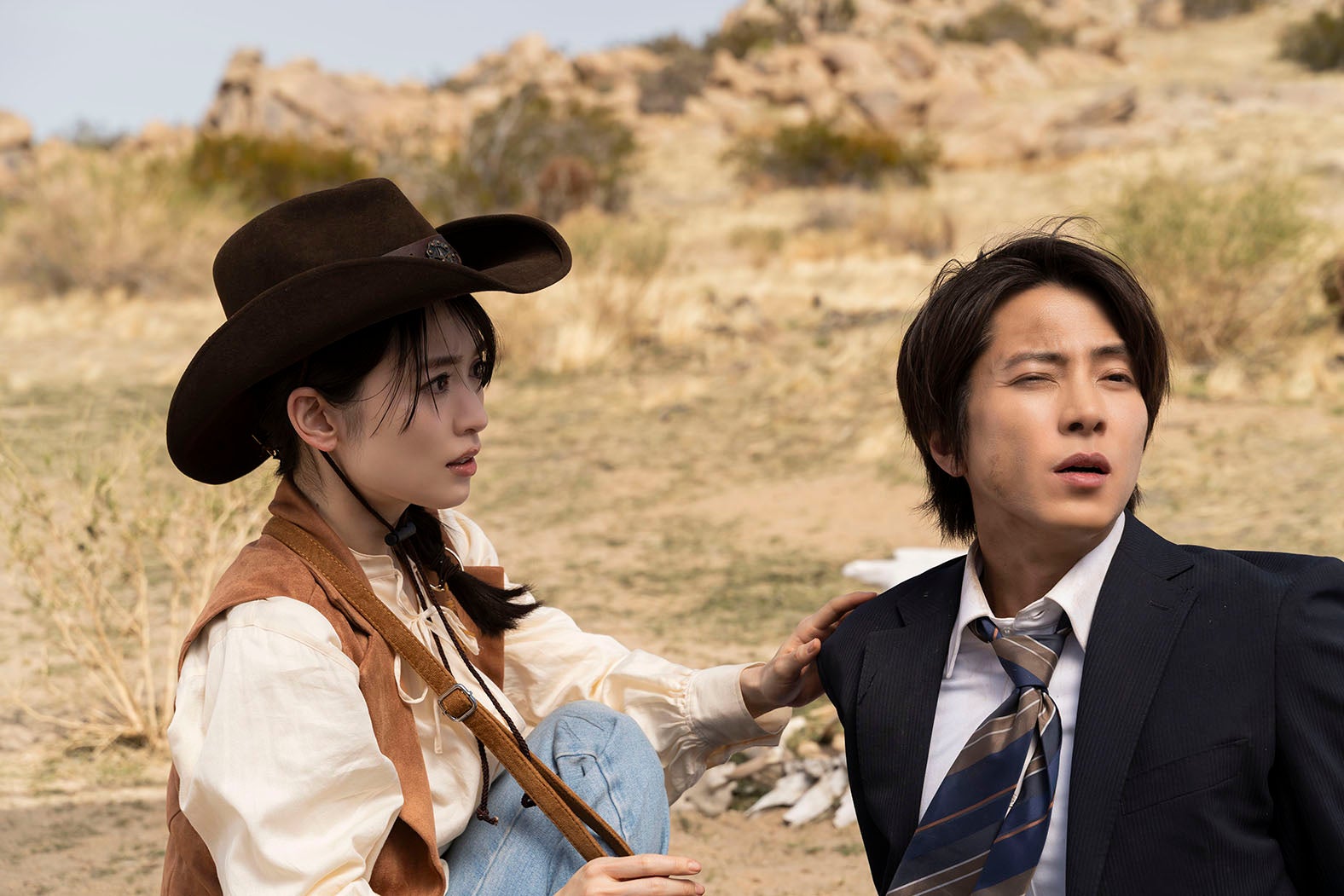 泉里香、山下智久（C）大谷アキラ・夏原武・水野光博／小学館（C）2026 映画『正直不動産』製作委員会