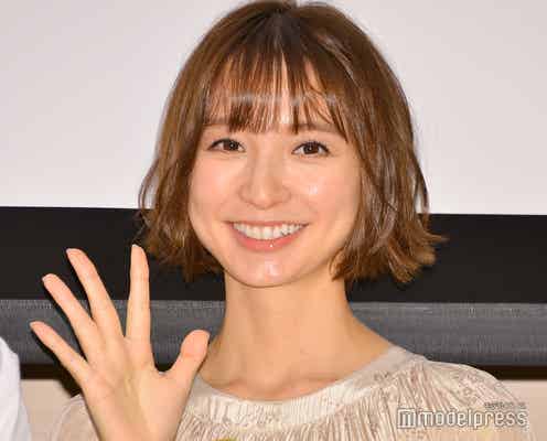篠田麻里子、タイトトップスで美ボディ強調「離婚しない男」オフショットに「セクシー」の声