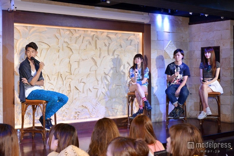 トークショーの様子（左から：湯川正人、竹内桃子、中津川翔太、島袋聖南）