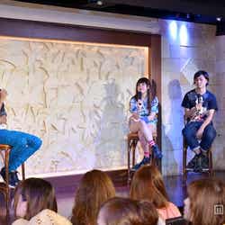 トークショーの様子(左から:湯川正人、竹内桃子、中津川翔太、島袋聖南)