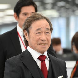 綾瀬はるかの前に武田鉄矢が立ちはだかる!『義母と娘のブルース』新年SPの放送を前に年賀状企画も開催