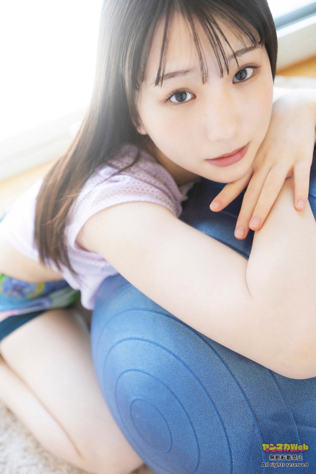 「ミスマガジン2023」西尾希美、水着姿でフィットネス 白肌輝くグラビア