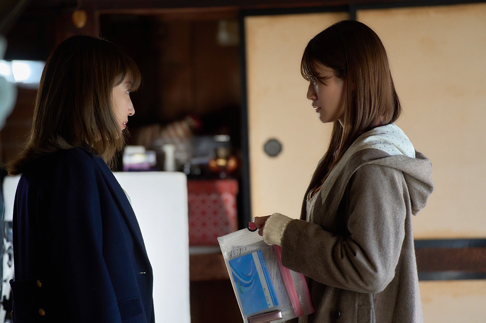 矢田亜希子、生見愛瑠「日曜の夜ぐらいは…」第3話より（C）ABCテレビ