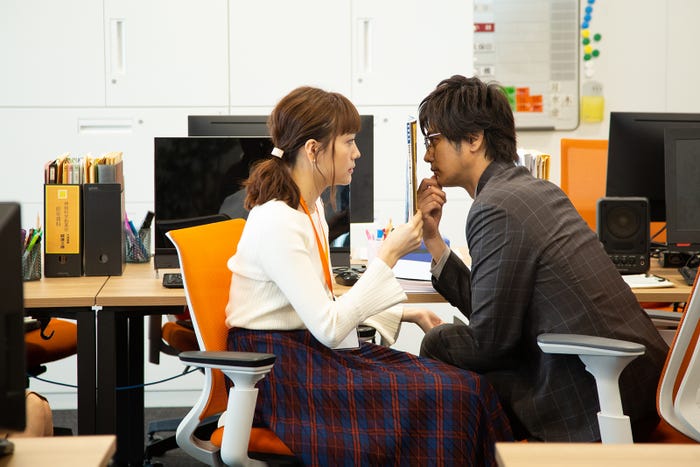 松井愛莉、速水もこみち/「この男は人生最大の過ちです」第1話より(C)ABCテレビ