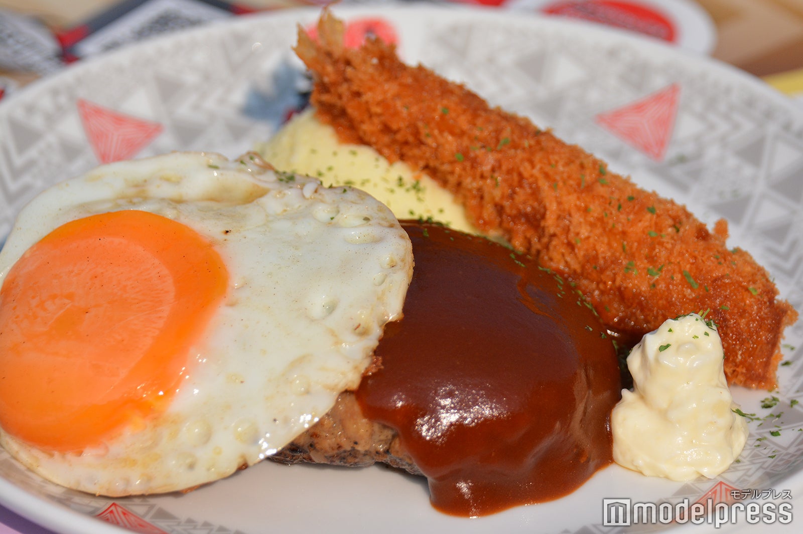 DEEPバーグ～この肉が届くまで～¥1,300 （C）モデルプレス