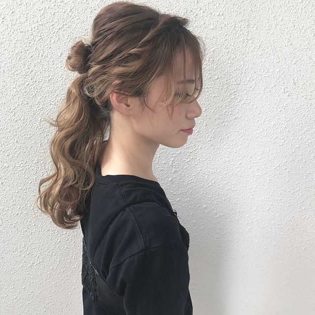 伸ばしかけの前髪×ポニーテールアレンジ集。女度が上がる大人っぽいヘアアレンジ モデルプレス