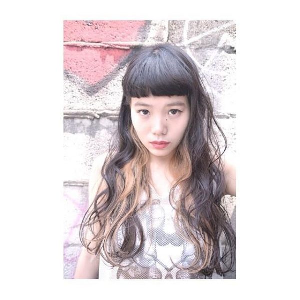黒髪ロングにインナーカラーをプラス さり気なく見えるおしゃれな組み合わせ モデルプレス 黒髪ロングにインナーカラーをプラス さり気なく見えるおしゃれな組み合わせ モデルプレス