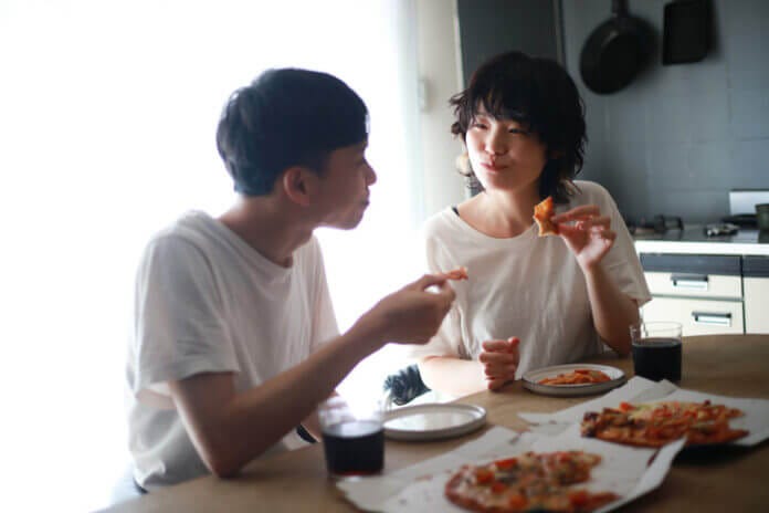 過去の悲しいエピソードを話す