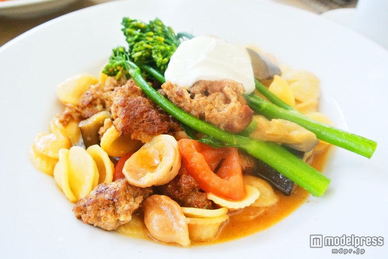 ミートボールや野菜がたっぷりのオレッキエッテ・パスタ