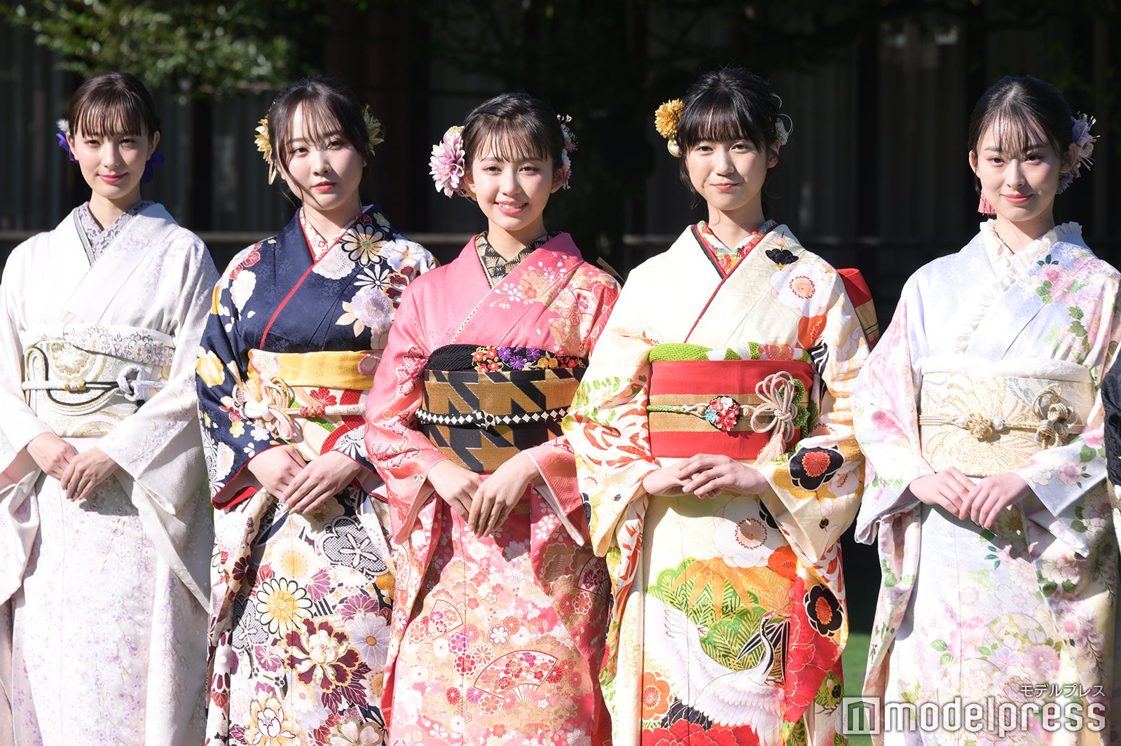 （左から）宮本茉由、本田望結、ギュナイ滝美、大角ゆき、井元彩花（C）モデルプレス