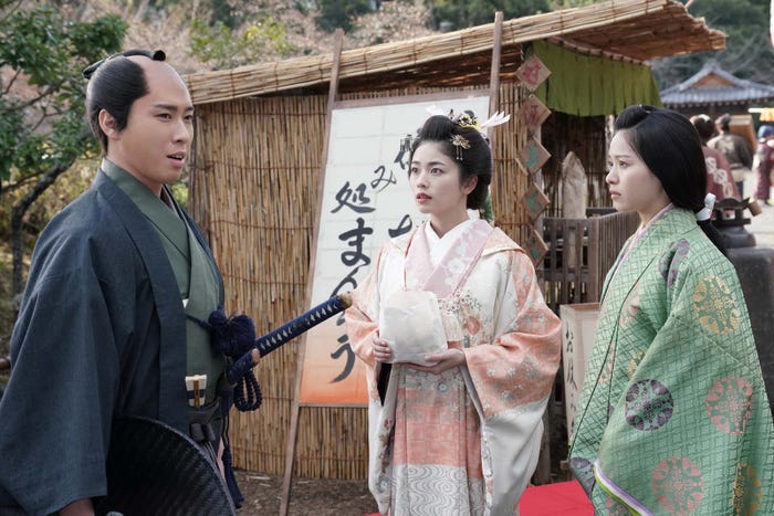 宮舘涼太、小芝風花、西野七瀬「大奥」第4話より(C)フジテレビ