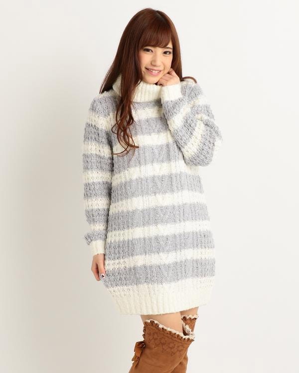 ボーダーニットワンピース「LIZ LISA」7,992円(税込)/画像提供:Tokyo Kawaii Life
