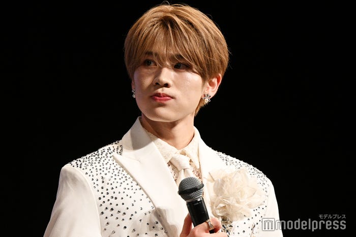 金髪の大久保波留(C)モデルプレス