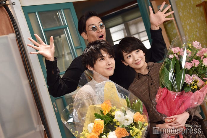 波瑠、吉沢亮、伊勢谷友介(C)モデルプレス