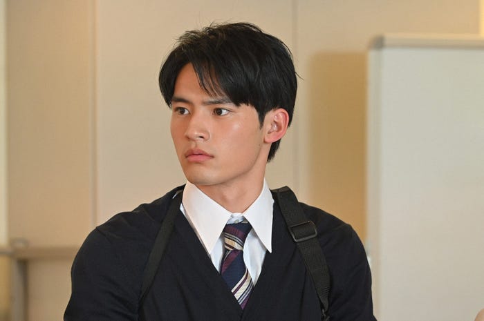 岡田健史/「MIU404」第2話より(C)TBS