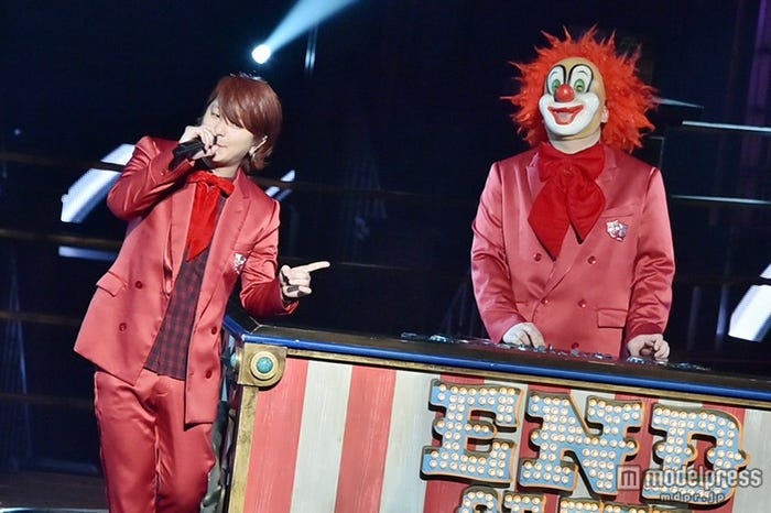 DJ LOVE(右)もインフルエンザから復帰