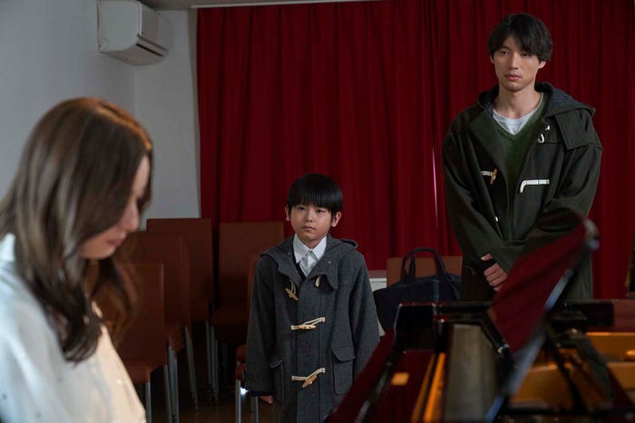 佐々木希、福士蒼汰ら「アイのない恋人たち」第8話より(C)ABCテレビ