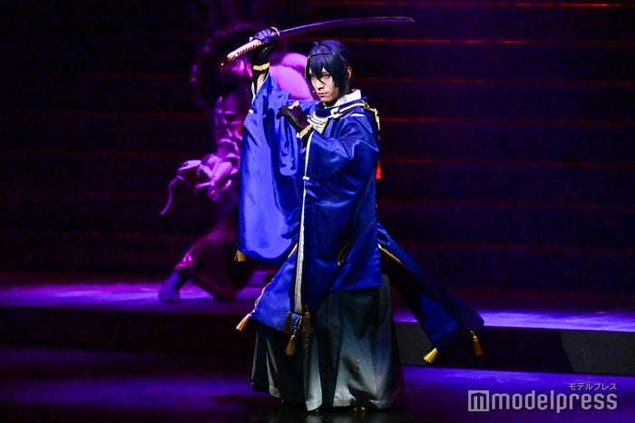 黒羽麻璃央(C)モデルプレス