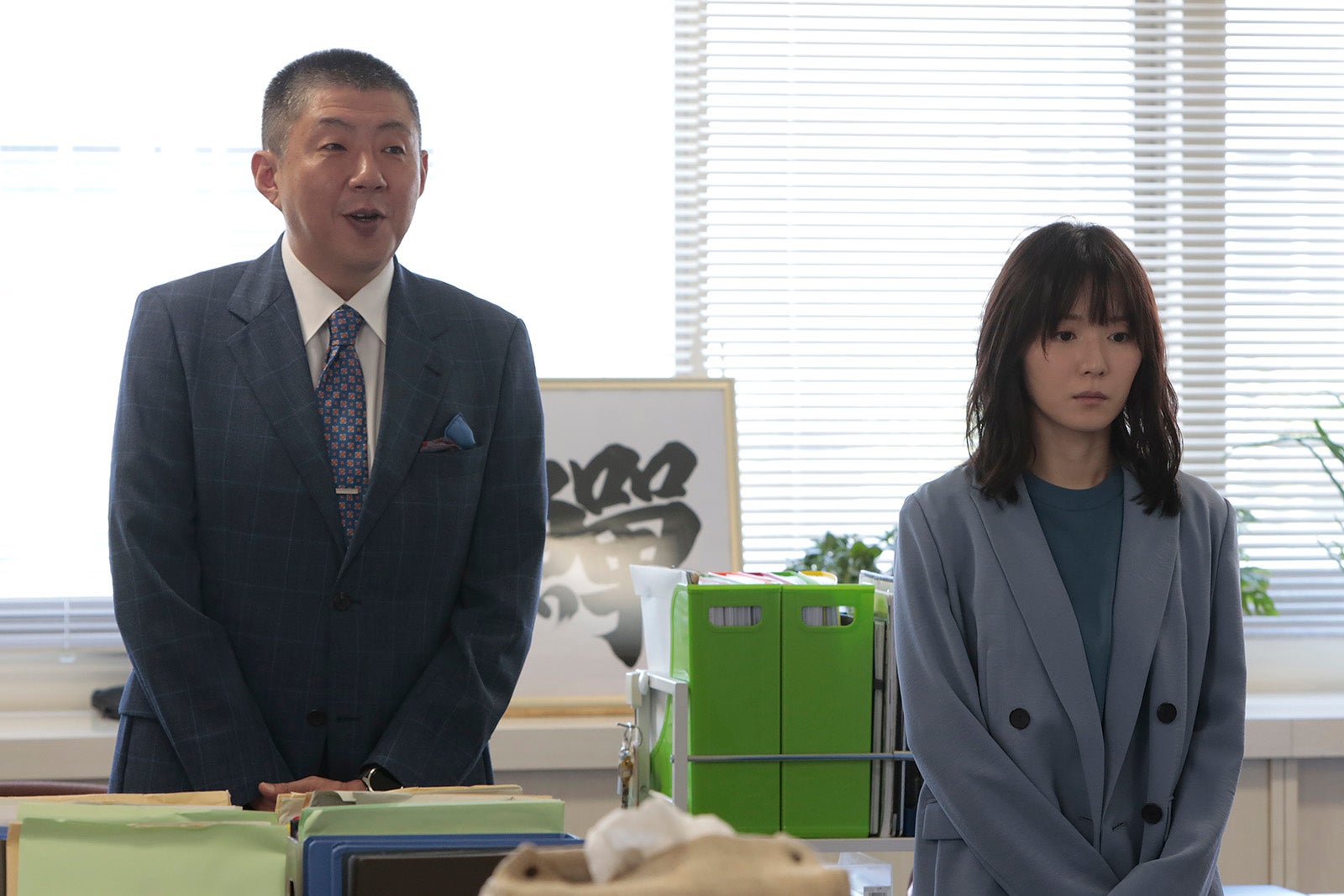 荒川良々、松岡茉優「最高の教師 1年後、私は生徒に■された」第3話より（C）日本テレビ