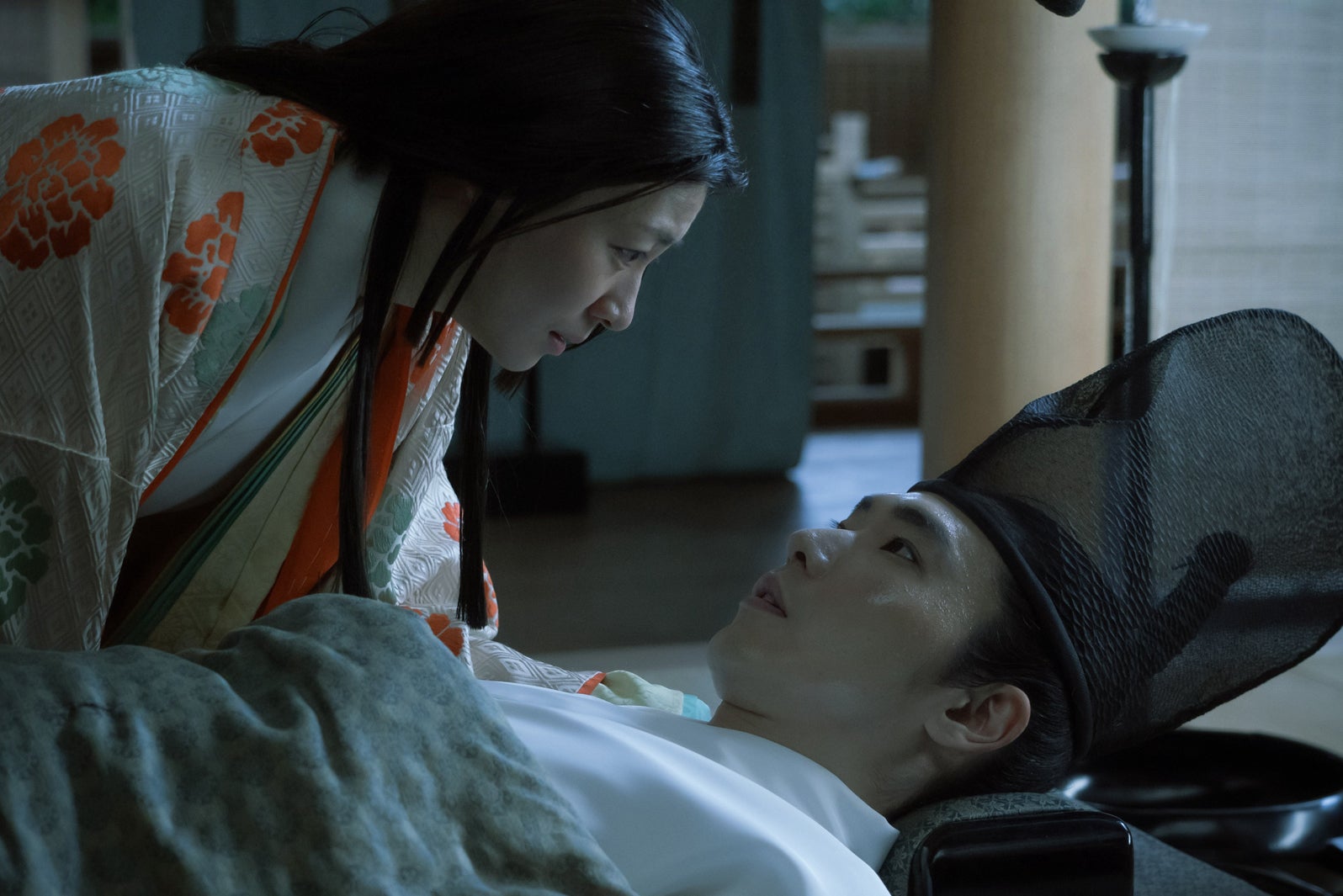 瀧内公美、柄本佑「光る君へ」第28話（C）NHK