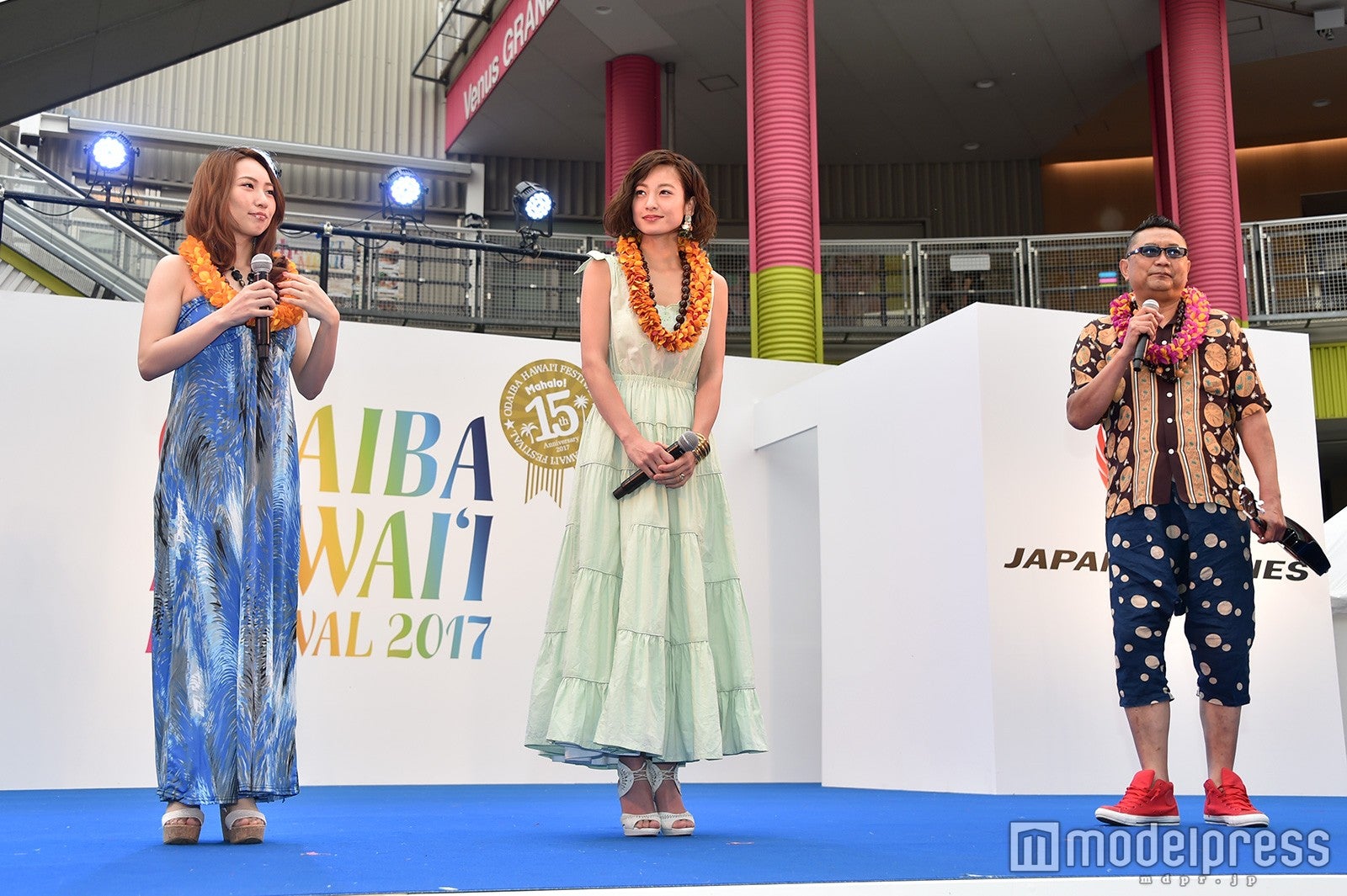 （左から）増田有華、西山茉希、ブラザー・トム（C）モデルプレス