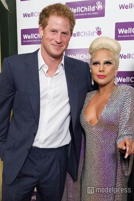 英ヘンリー王子がレディー・ガガとの対面でチェックしたのは？