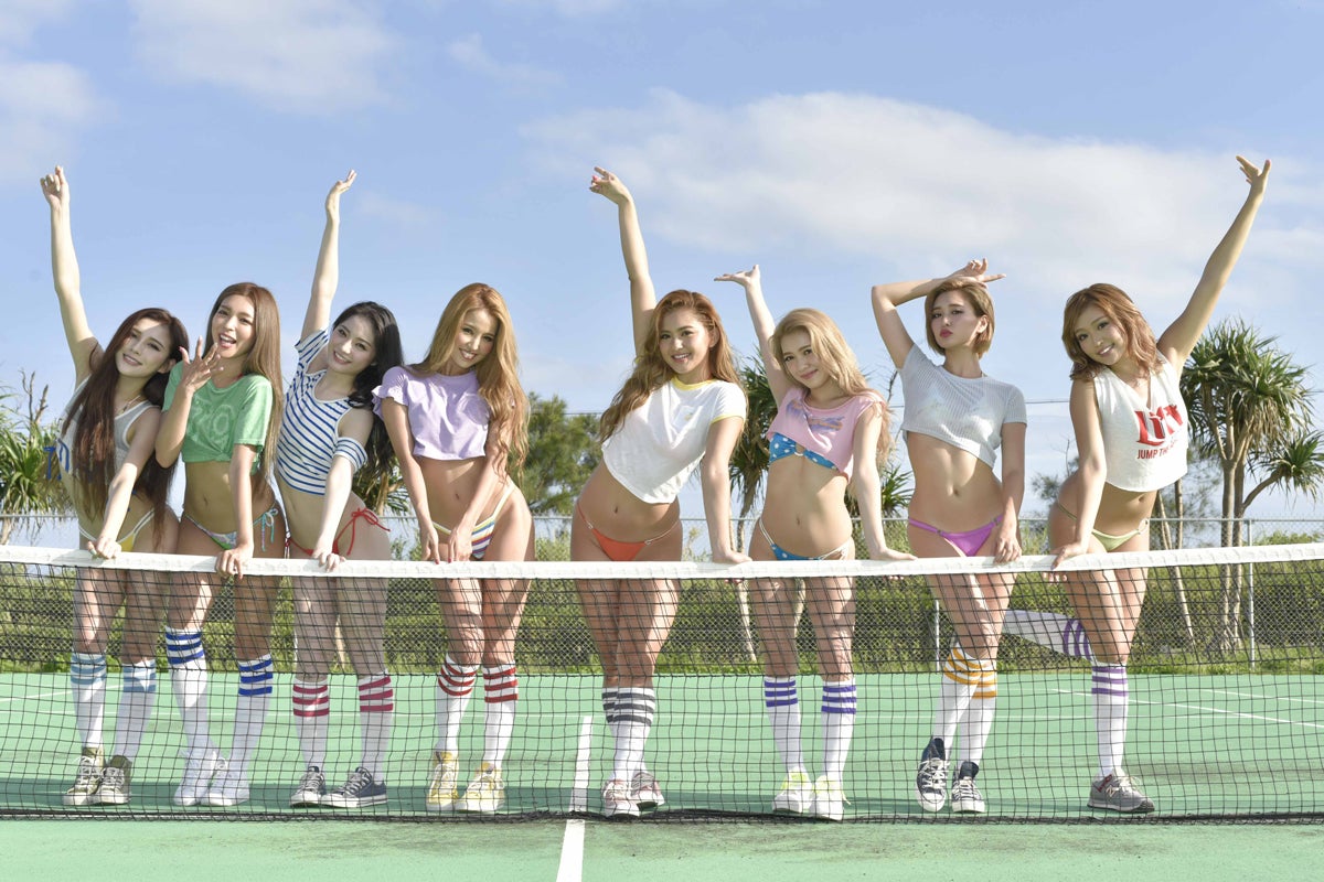 CYBERJAPAN DANCERS「週プレ」初表紙 超絶美ボディで夏全開