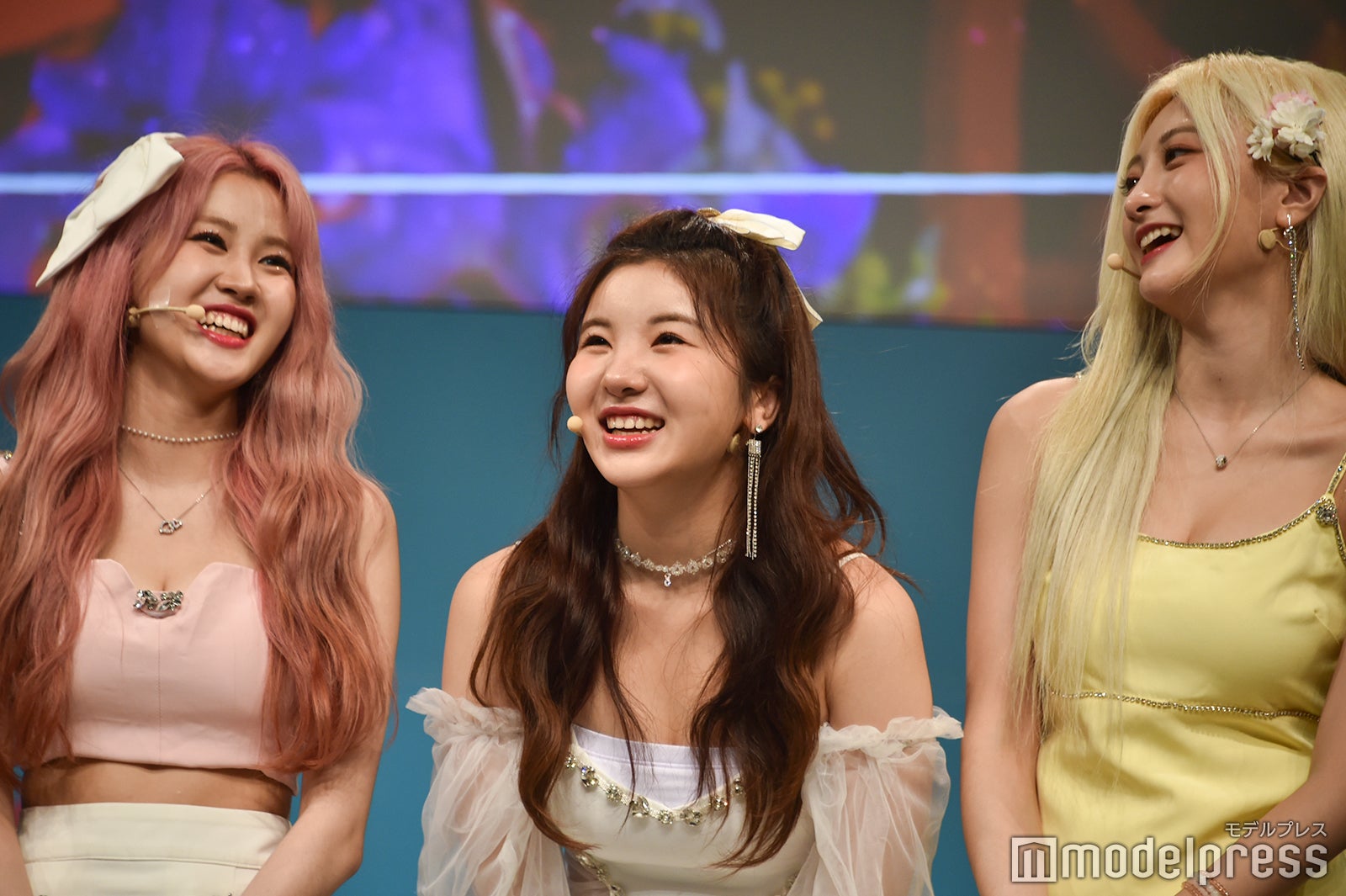 アラ、ナユ、ロナ （C）モデルプレス