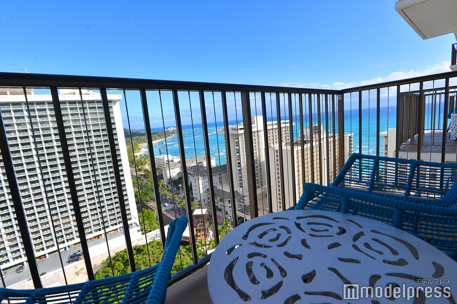 （C）モデルプレス