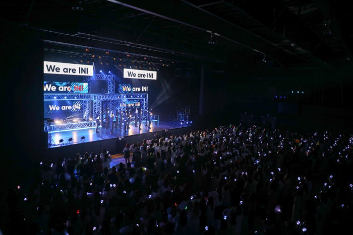 「INI COMEBACK SHOW」(C)LAPONE ENTERTAINMENT