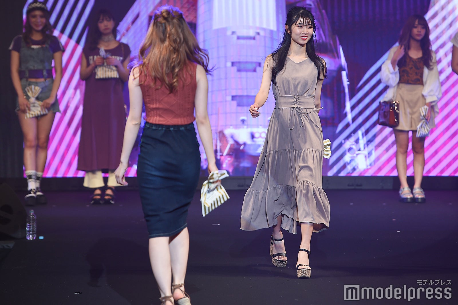 （C）モデルプレス