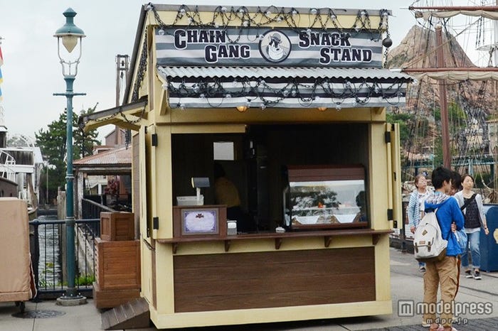 ブラッククイニーアマンを販売するフードワゴンもヴィランズ仕様