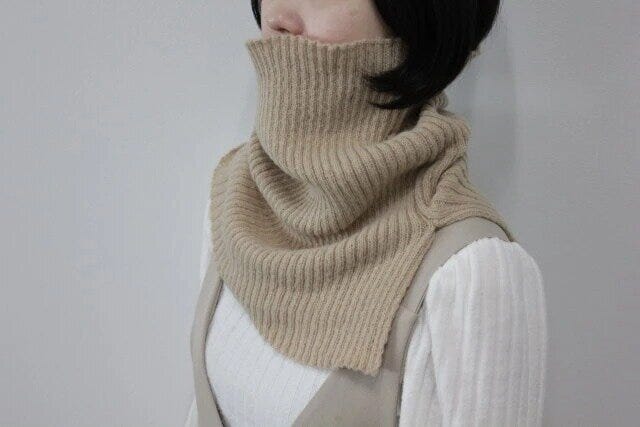 ダイソー　タートルネックウォーマー