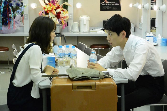 吉岡里帆、坂口健太郎/「ごめん、愛してる」第1話より(画像提供:TBS)