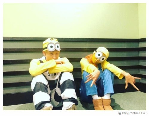 AAA與真司郎＆青山テルマ、おそろ“ミニオン”コスプレが「可愛すぎ」と話題