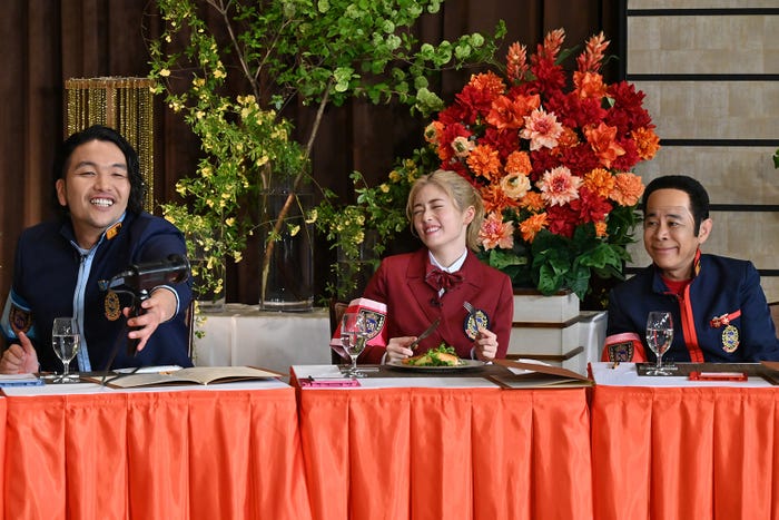 盛山晋太郎、小芝風花、岡村隆史(C)日本テレビ